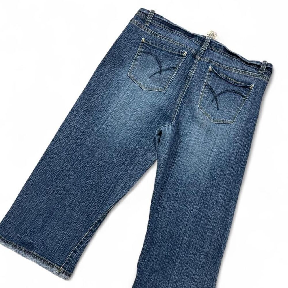 Vintage Faded Glory Blue denim capri jeans
